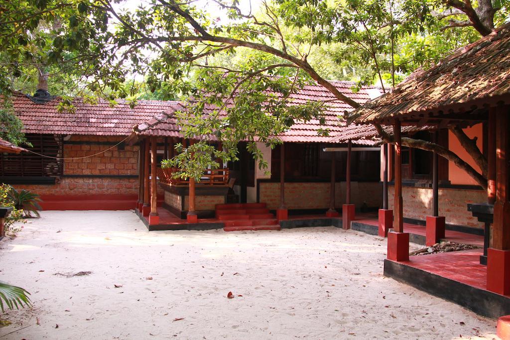 Arakkal Heritage Mararikulam Exteriör bild