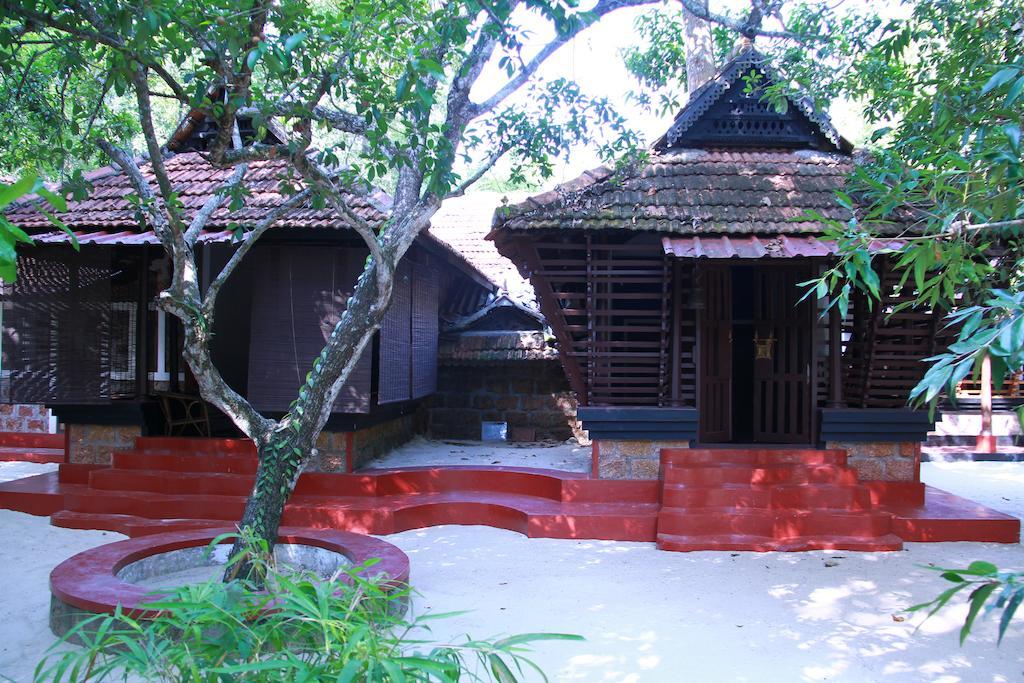 Arakkal Heritage Mararikulam Exteriör bild