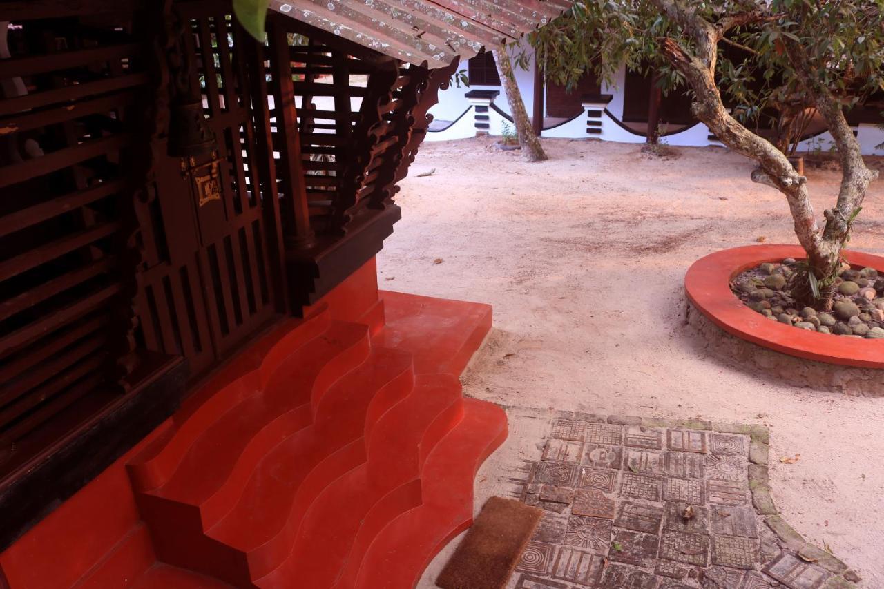 Arakkal Heritage Mararikulam Exteriör bild